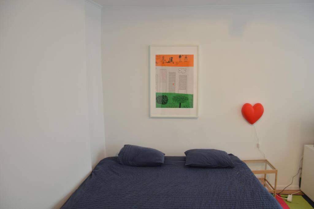 Nice Studio In Marolles Apartamento *